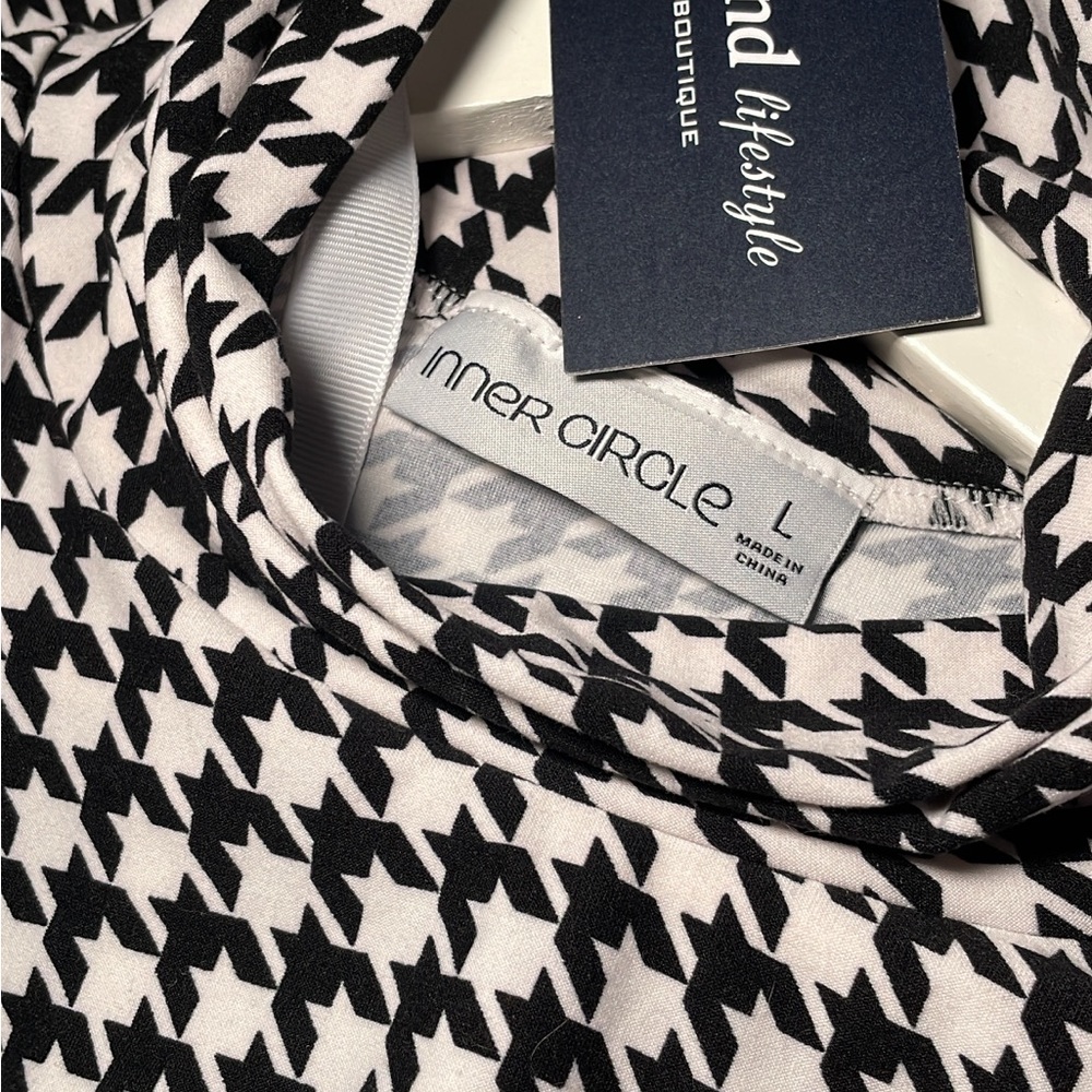 Houndstooth Mock-Turtleneck Top